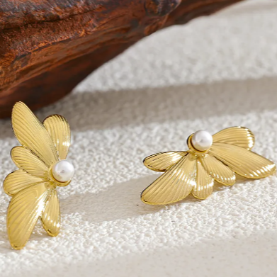 Golden Bloom Pearl Earrings