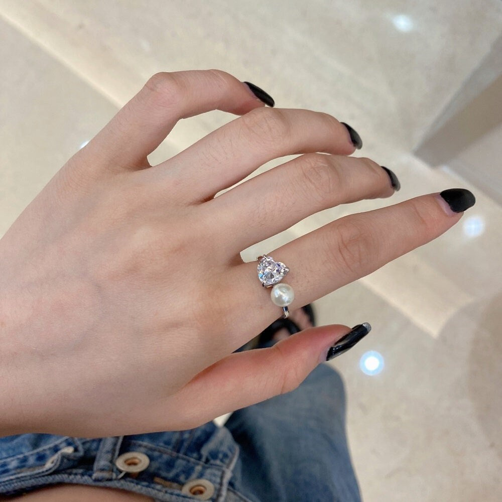 Ariana Pearl Ring
